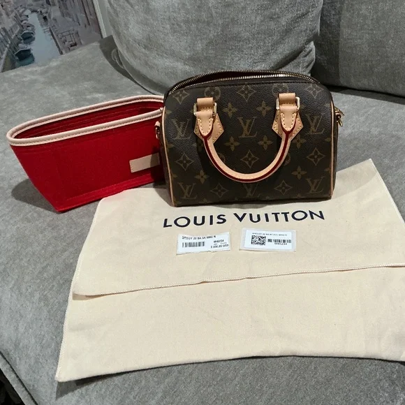 Louis Vuitton Speedy 20 in monogram - Picture 1 of 10